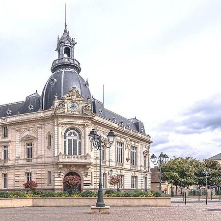 Le Saint-Pierre T2 Cosy En Plein Centre Ville Dreux Exteriér fotografie